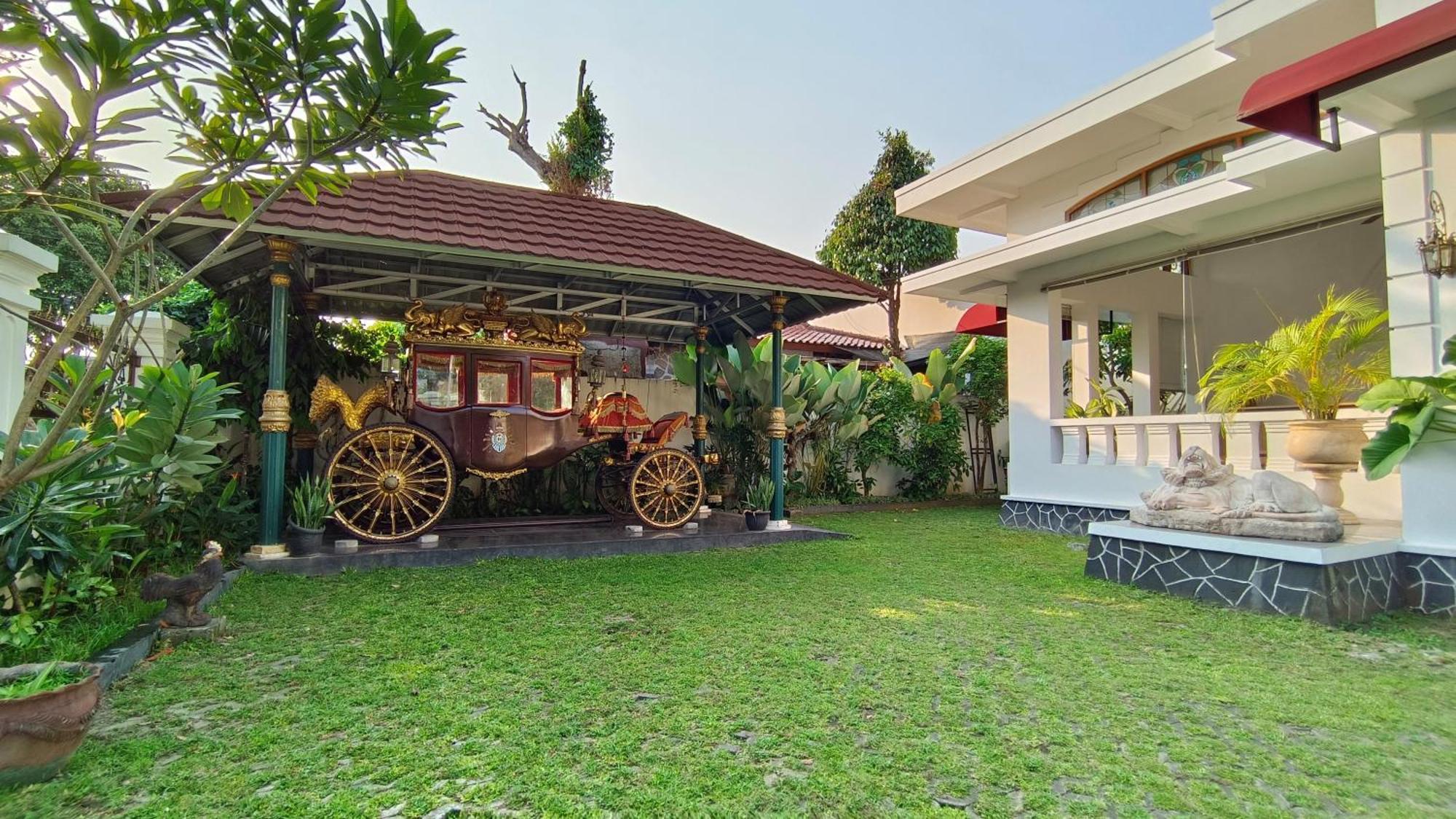 Griya Asih Hotel Yogyakarta Bagian luar foto